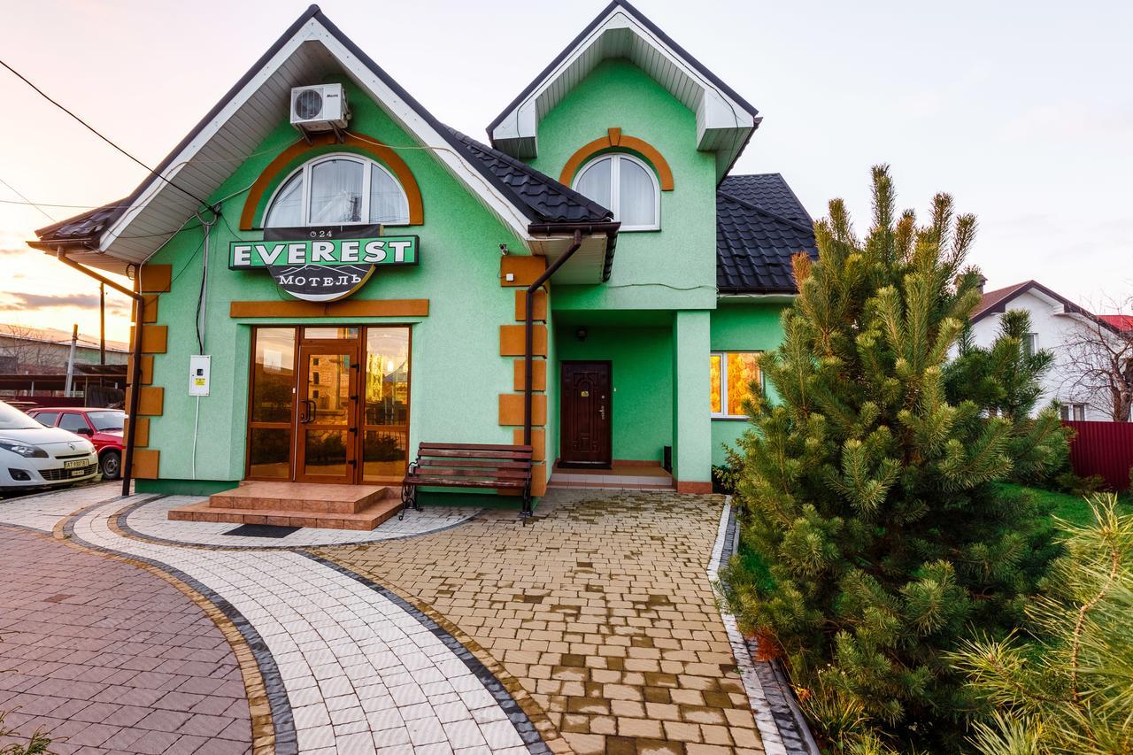 Everest Ivano-Frankivsk Exterior photo